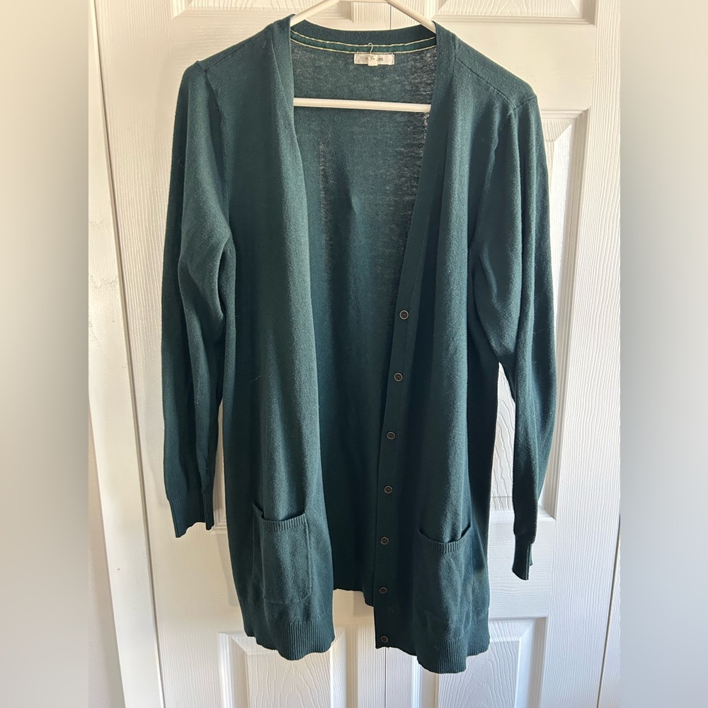 Maurice’s green cardigan large